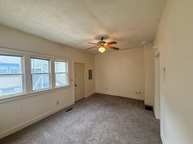520 Oak St #1 — Photo 6