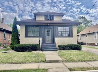 708 12th St, Peru, IL 61354