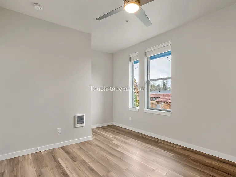 3323 SE 87th Ave — Photo 17