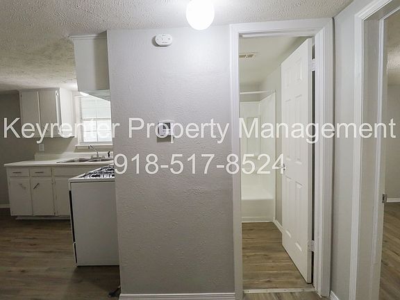 4th image of 405 S Maple St E
