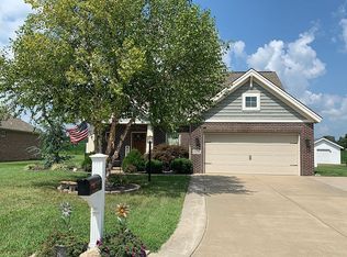 1332 W Chukar Holw, Haubstadt, IN 47639