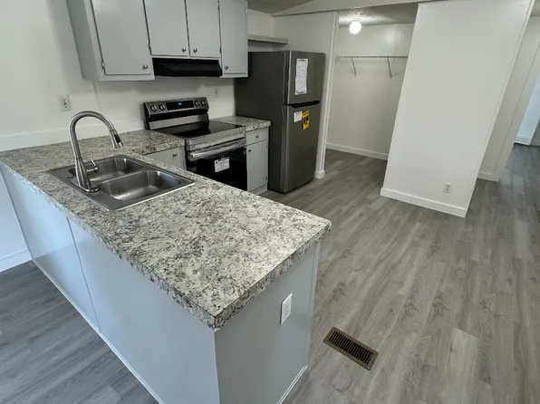 419 14th St, Huntsville, TX 77340