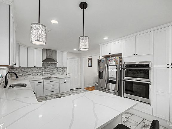 3rd image of 4401 N 12th Ave