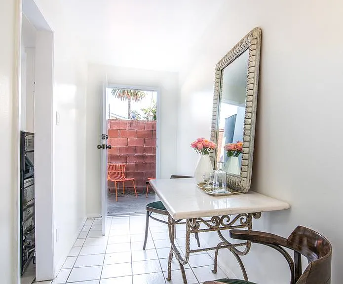 2750 Alsace Ave #1/2 — Photo 9