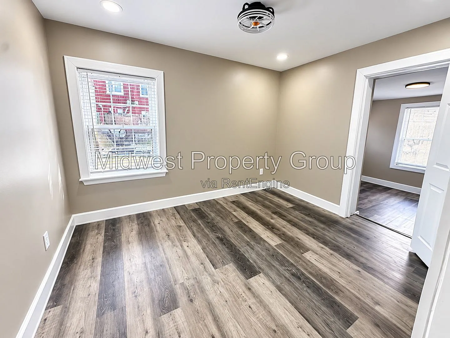 2 bed, 1.0 bath, 1260 sqft, $1,100 — Photo 4