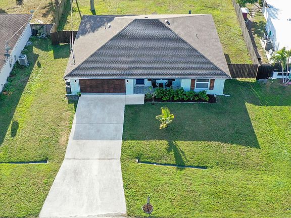 2nd image of 1910 SW Dorado Lane