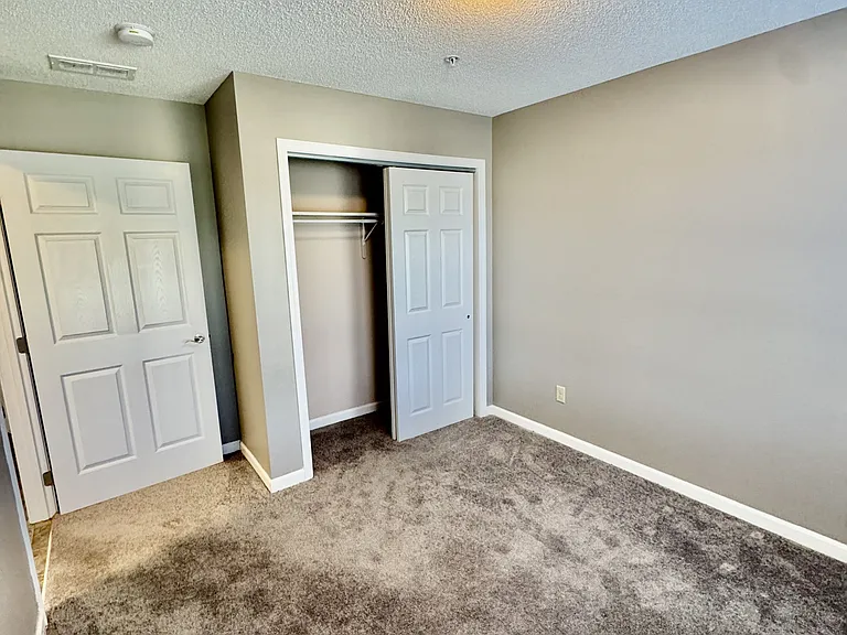 8121 N Main St — Photo 7