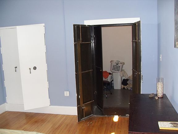 5th image of 2605 Detroit Ave APT 3D