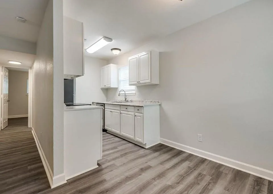 2 bed, 1.0 bath, 900 sqft, $1,195 — Photo 3