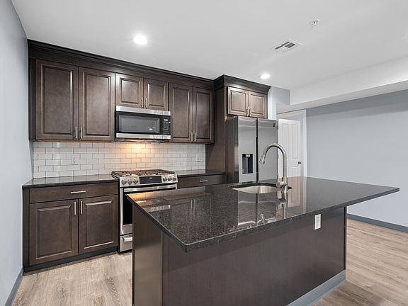 3rd image of 20 Oak St #3