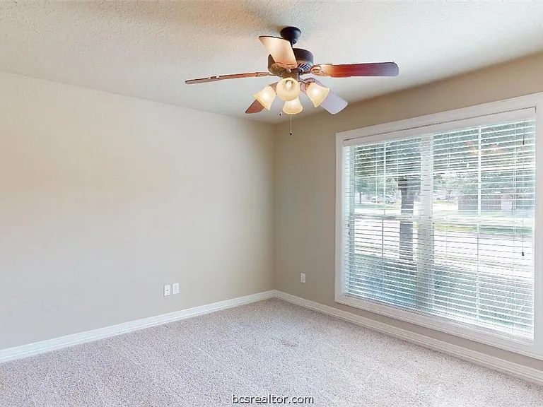 3925 Devrne Dr — Photo 11
