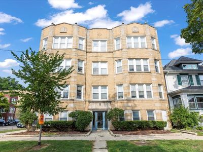 4502 N Sacramento Ave APT 3, Chicago, IL, 60625