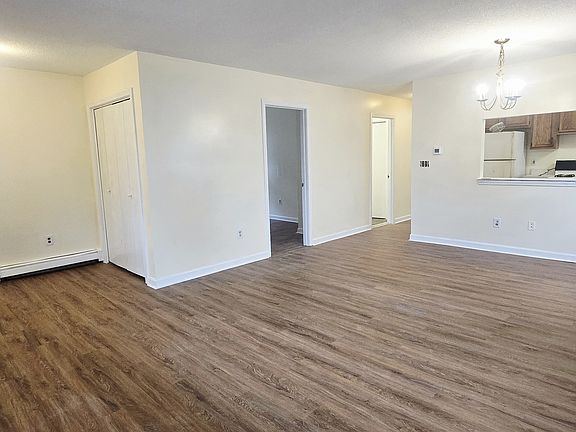 3rd image of 105-107 Magnolia St Floor 3