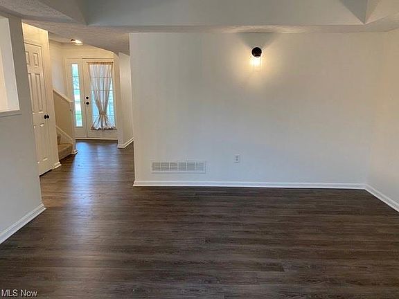 4th image of 1600 Bellfield Ln #19-32