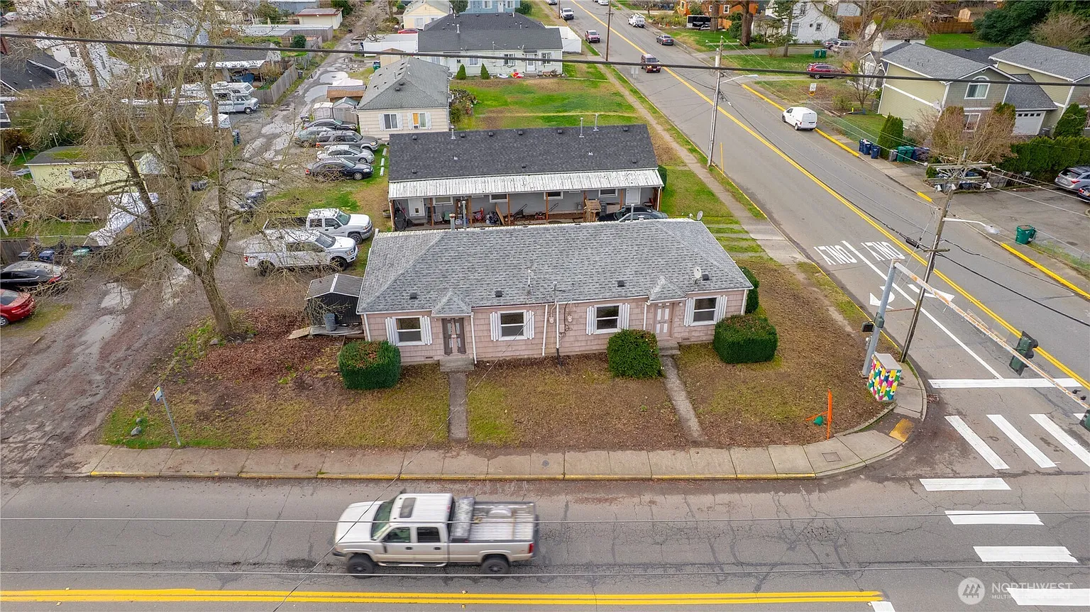 305 M Street NE photo 1