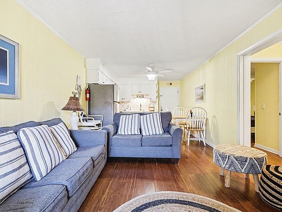 5th image of 401 Hillside Dr. N #2F
