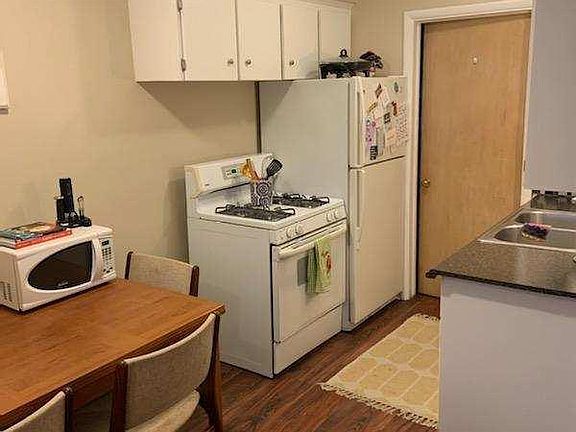 3rd image of 408 Mary Ave #408