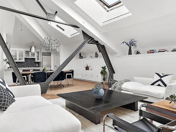 5th image of 138 Pierrepont St APT 6L
