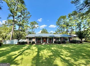 568 N Victory Dr, Lyons, GA 30436