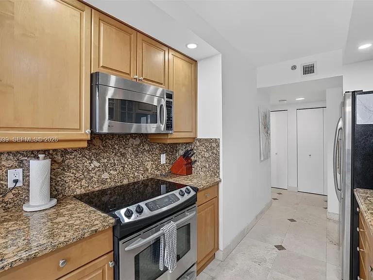 1000 Island Blvd #2105 — Photo 28