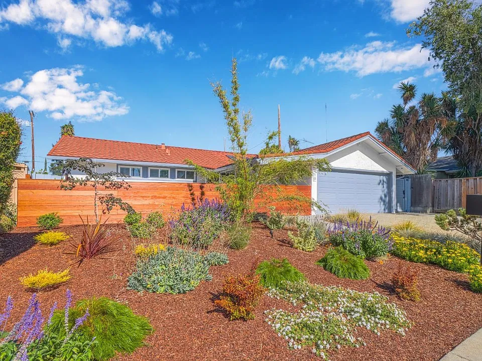 419 Fernandez Ct