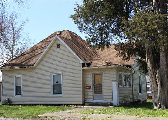 2nd image of 822 C St