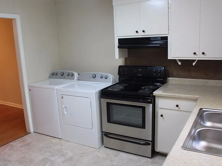 218 Cochran Rd — Photo 7