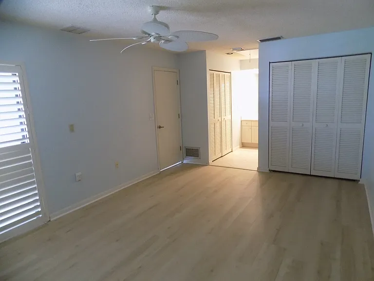 5350 Myrtle Wood #5350 — Photo 16