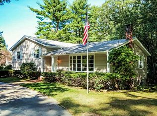 64 Love Ln, Warwick, RI 02886