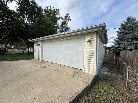 2nd image of 422 Haller Ave