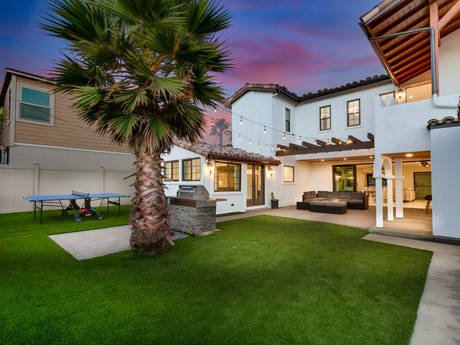 3 bed, 2000 sqft, $9,075 — Photo 3