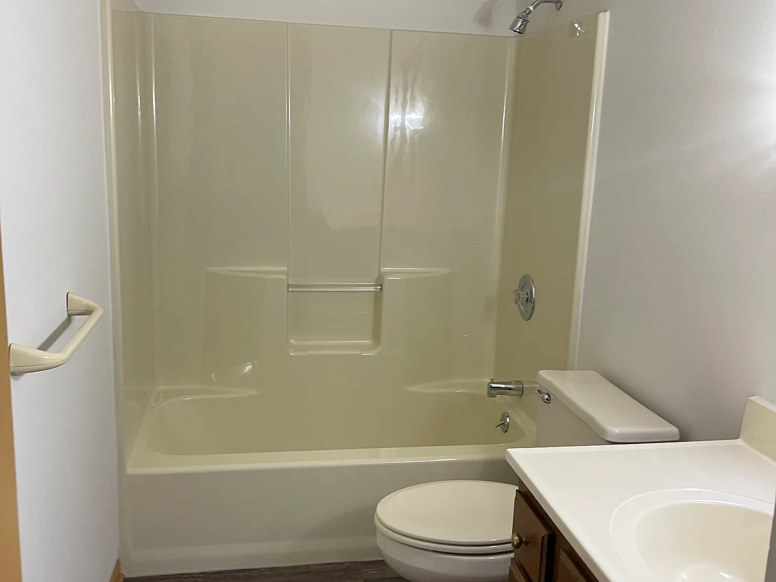 2 bed, 900 sqft, $1,250 — Photo 3