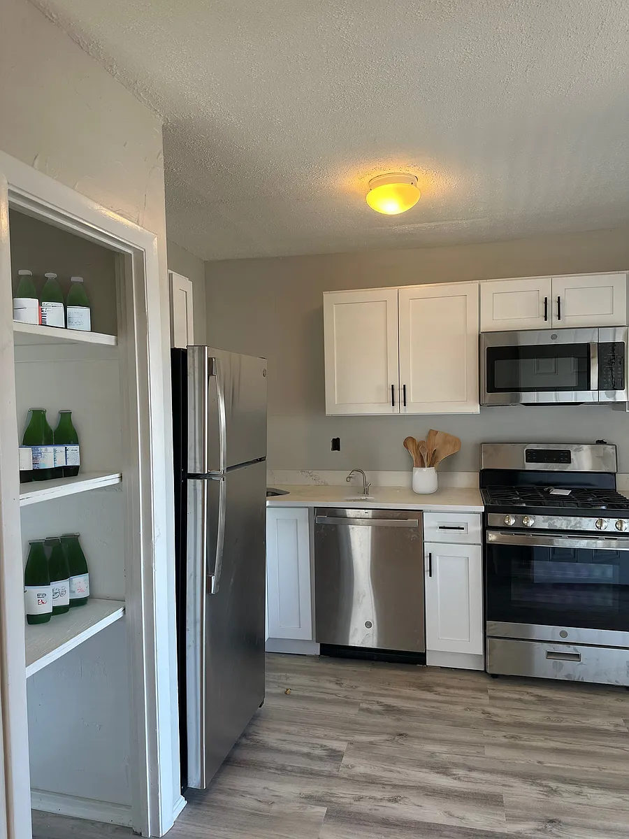 Building Photo - 129 Trenton St #3