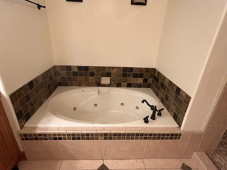 1524 Roosevelt Ave — Photo 22