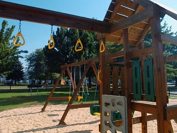 4th image of 500 Community Dr #6dcafc018