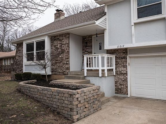 3rd image of 13317 Overhill Ave