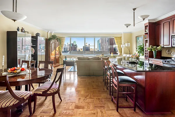 Sold by Compass | media 10