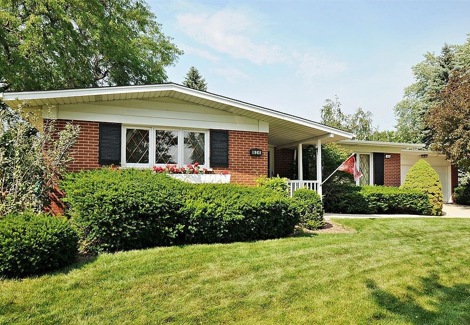 1st image of 624 Longwood Ct