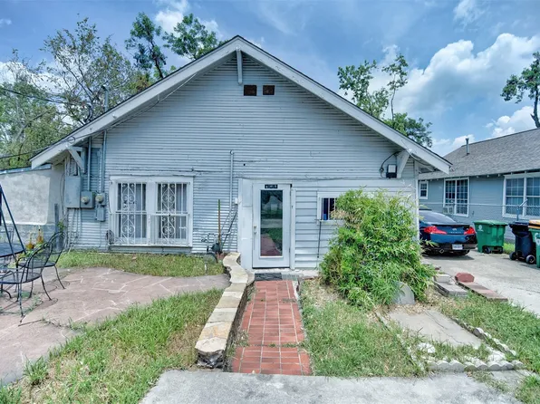 615 McIntosh St, Houston, TX 77009