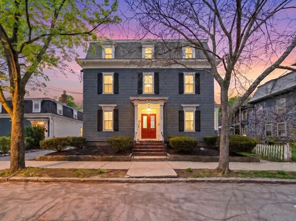 6 Linden St Unit 2, Salem, MA 01970