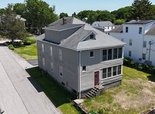 5 Hall St, Webster, MA 01570