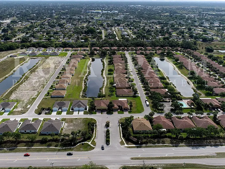 9177 Aegean Cir — Photo 40