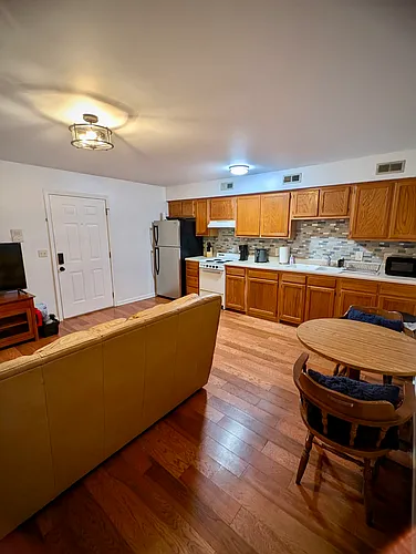 301 E Sullivan St #6 Photo 1