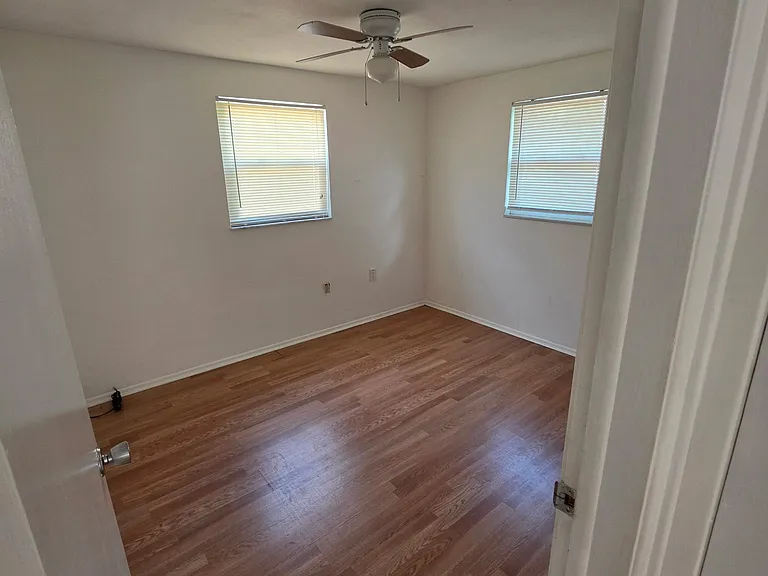 3028 Fairmount Dr — Photo 5