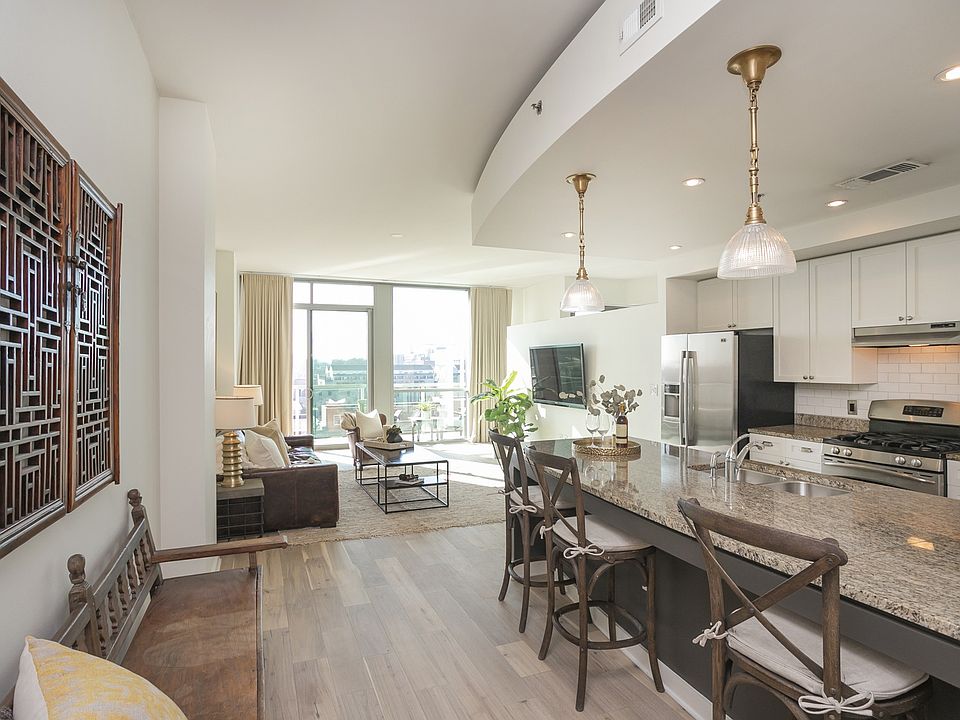 1st image of 900 20th Ave S APT 806