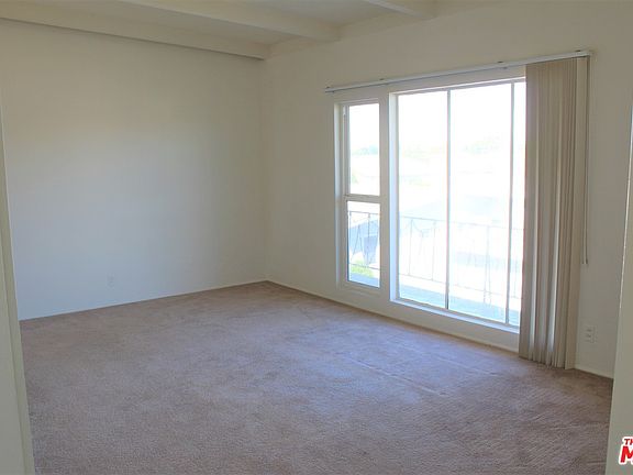 2nd image of 15615 S Manhattan Pl APT 3