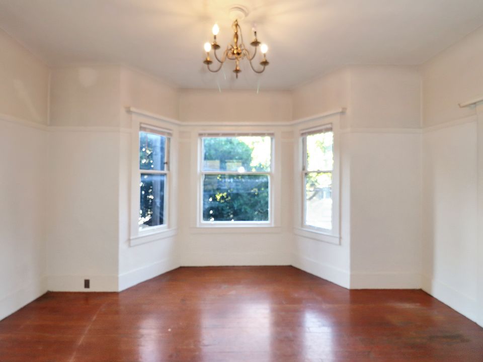1st image of 879 Oak St APT 4