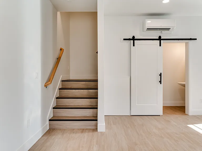 1504 Lake Dr — Photo 4