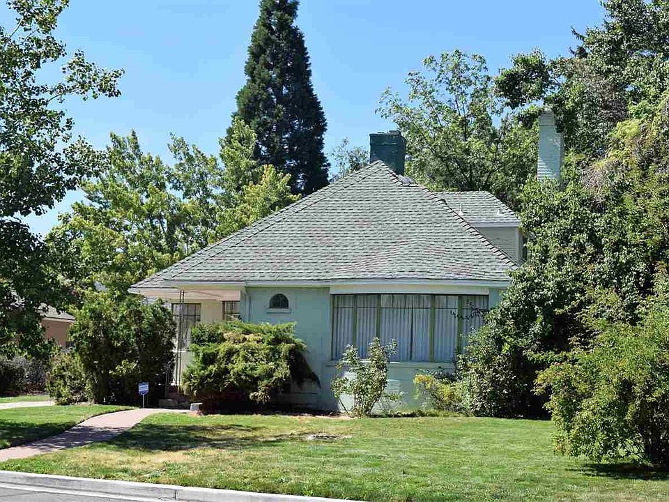 2nd image of 315 Circle Dr