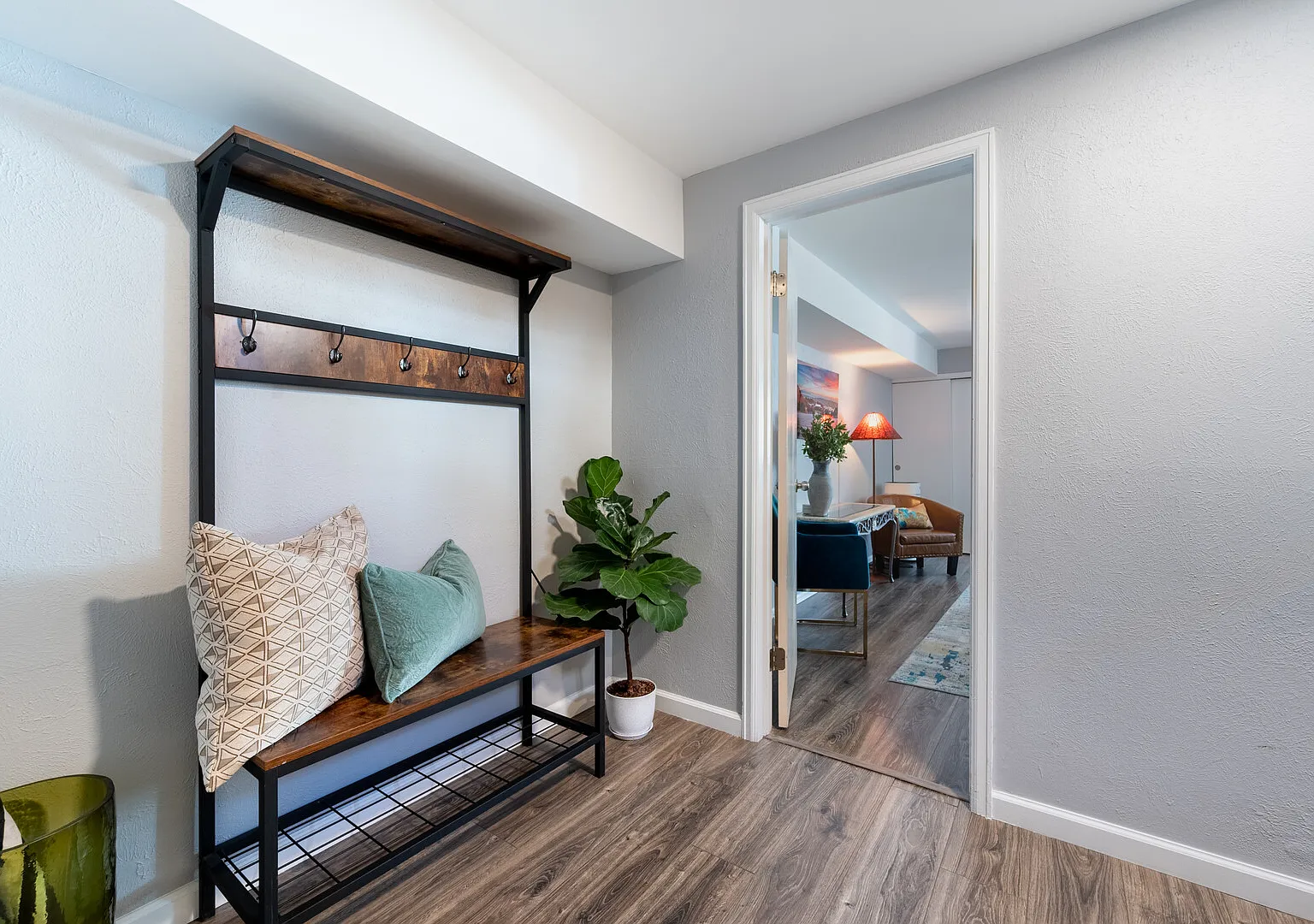 Luxe Cap Hill Monthly|5 Hospitals|Parking+W/D — Photo 3